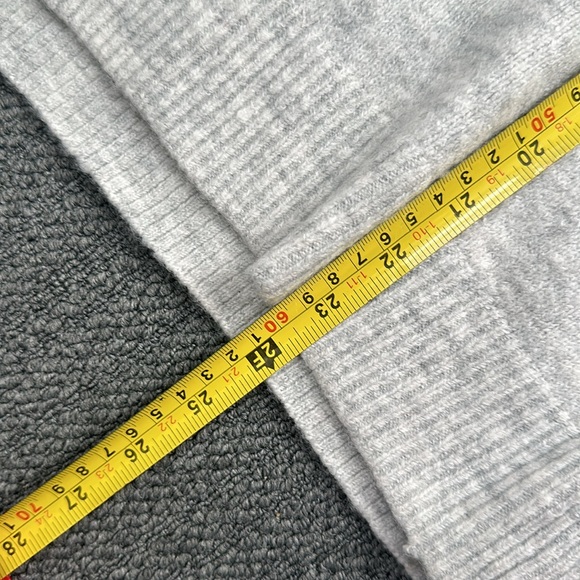 Gap Soft Relax Fit V-Neck Gray Cozy Sweater Women Size Medium Pullover Teacher - Picture 9 of 10